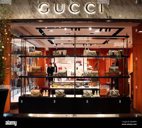 galleria cavour gucci|Bologna .